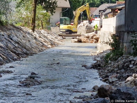 Sanacijska obnova vodotokov in hudournikov po poplavah (2)